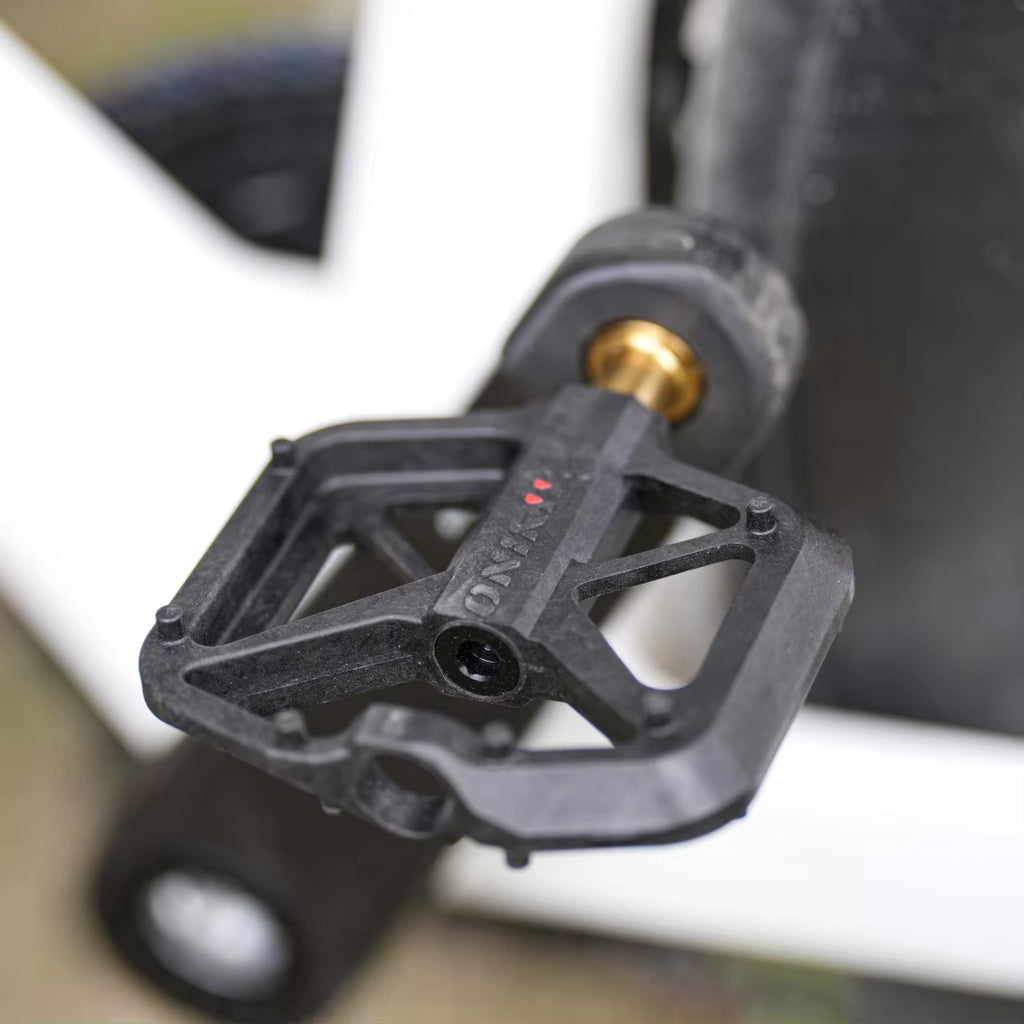 2025 New  PD-C Injection Carbon Fiber Flat Bike Pedals Ultralight 3 Bearings Titanium Axle for Road Mountain Bikes